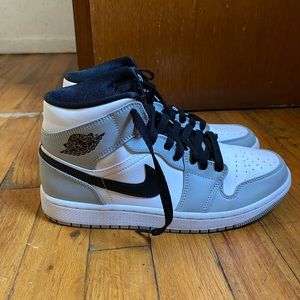 Air Jordan 1 Mid GS Light Smoke Grey